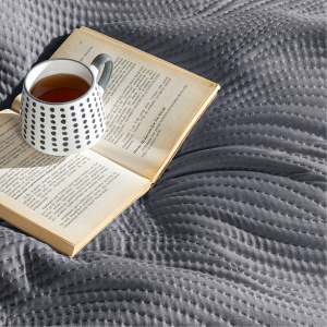 cuvertura-pat-matlasata-tac-deluxe-pentru-2-persoane-harlo-tas.