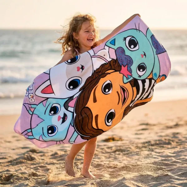 Prosop de plaja pentru copii Gabby's Dollhouse Playtime 70x140 cm