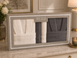 Set cadou premium halate și prosoape din bumbac 100% – 2 halate unisex + 4 prosoape, cutie elegantă cu mâner-SHB-11